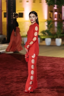 Lucy Hale feet photo thumbnail