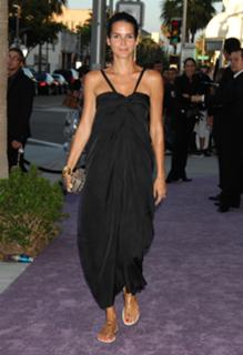 Angie Harmon feet photo thumbnail
