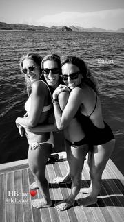 Federica Fontana feet photo thumbnail