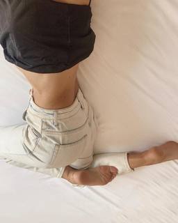Ludovica Frasca feet photo thumbnail