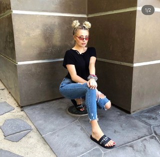 Corinna Kopf feet photo thumbnail