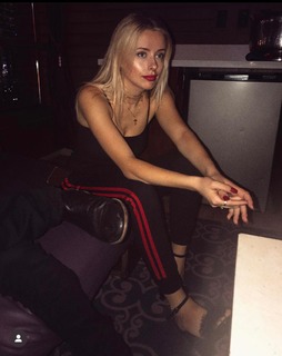 Corinna Kopf feet photo thumbnail