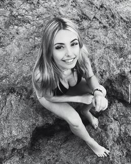 Corinna Kopf feet photo thumbnail
