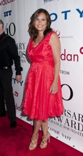 Mariska Hargitay feet photo thumbnail