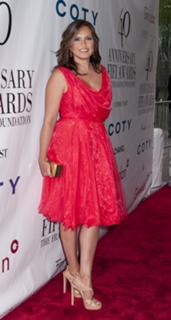 Mariska Hargitay feet photo thumbnail
