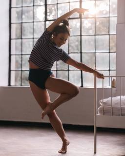 Edyta Herbus feet photo thumbnail