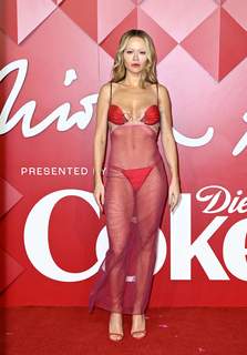 Rita Ora feet photo thumbnail