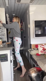 Debbie Gibson feet photo thumbnail