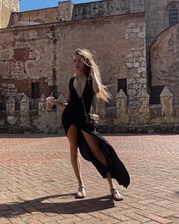 Xenia Tchoumitcheva feet photo thumbnail