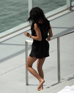 Jessica Szohr feet photo thumbnail