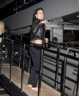 Michelle Rodriguez feet photo thumbnail