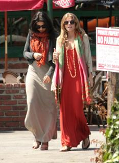 AnnaLynne McCord feet photo thumbnail