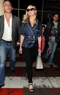 Kirsten Dunst feet photo thumbnail