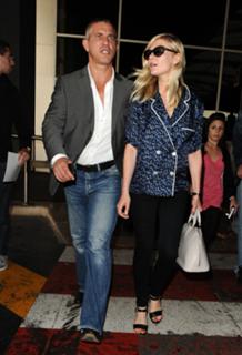 Kirsten Dunst feet photo thumbnail