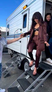 Jenna Ortega feet photo thumbnail