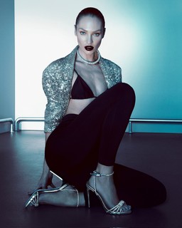 Candice Swanepoel feet photo thumbnail