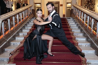 Julia Wieniawa-Narkiewicz feet photo thumbnail