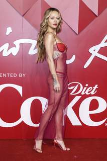 Rita Ora feet photo thumbnail