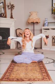 Millie Bobby Brown feet photo thumbnail
