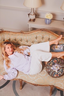 Millie Bobby Brown feet photo thumbnail