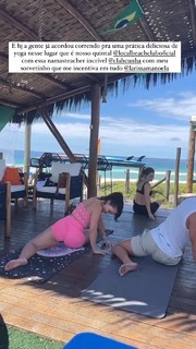Larissa Manoela feet photo thumbnail