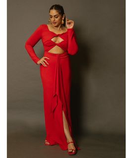 Huma Qureshi feet photo thumbnail
