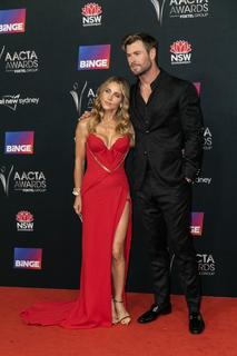 Elsa Pataky feet photo thumbnail
