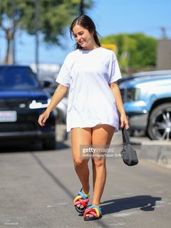 Addison Rae feet photo thumbnail