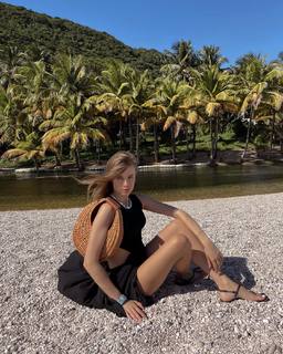 Xenia Tchoumitcheva feet photo thumbnail