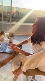 Sabrina Sato feet photo thumbnail
