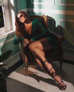 Giovanna Antonelli feet photo thumbnail