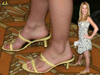 Tara Lipinski feet photo thumbnail