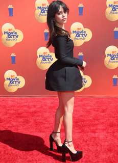 Jenna Ortega feet photo thumbnail