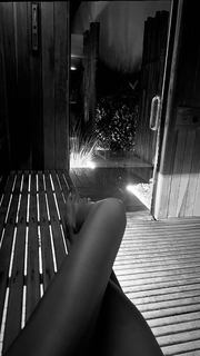 Irina Shayk feet photo thumbnail