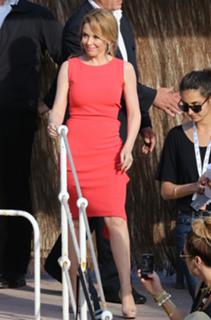 Kylie Minogue feet photo thumbnail