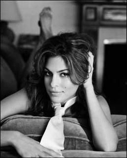 Eva Mendes feet photo thumbnail