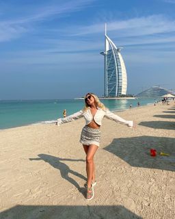 Perrie Edwards feet photo thumbnail