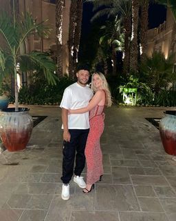 Perrie Edwards feet photo thumbnail