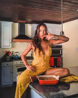 Dania Ramirez feet photo thumbnail