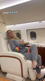 Lele Pons feet photo thumbnail
