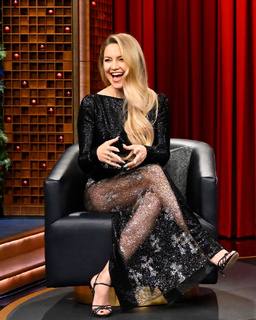 Kate Hudson feet photo thumbnail