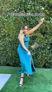 Tia Mowry feet photo thumbnail