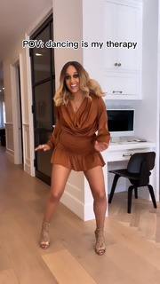 Tia Mowry feet photo thumbnail