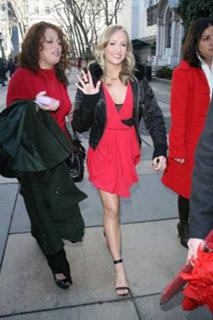 Nastia Liukin feet photo thumbnail