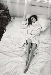 Jessica Alba feet photo thumbnail