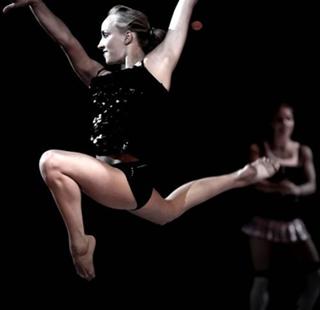 Nastia Liukin feet photo thumbnail