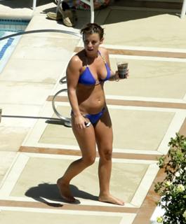 Coleen Rooney feet photo thumbnail