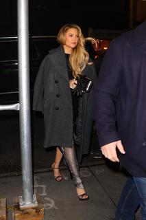 Kate Hudson feet photo thumbnail