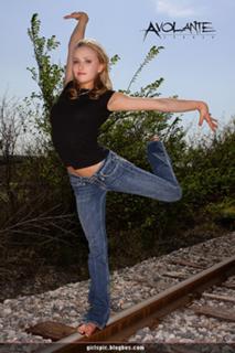 Nastia Liukin feet photo thumbnail