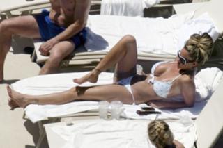 Katie Price feet photo thumbnail